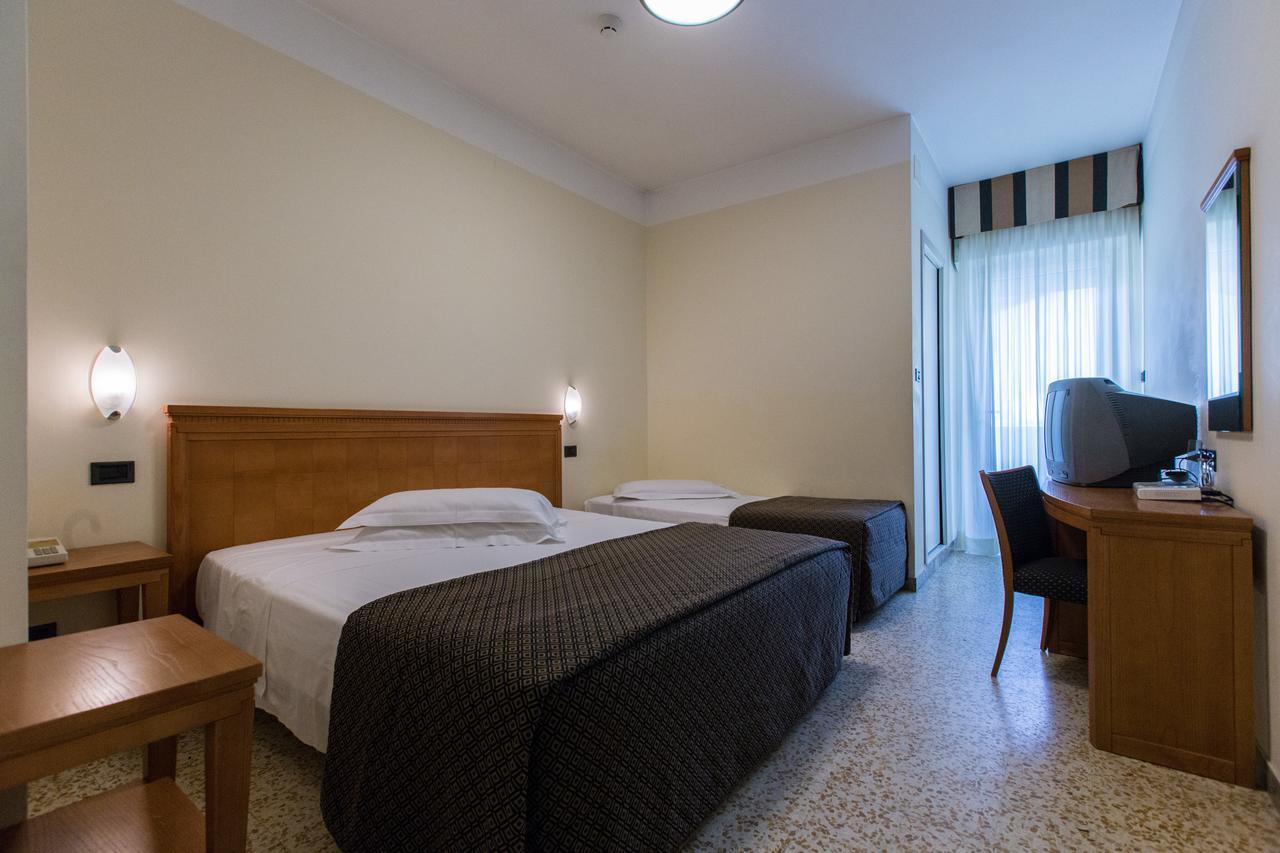 Hotel Nautilus Riccione Exterior foto